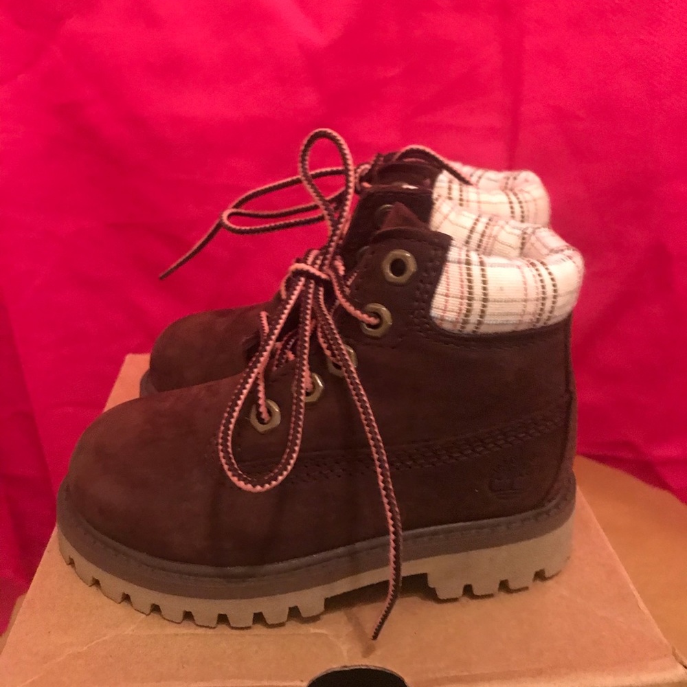 Boots - Picture 3 of 5